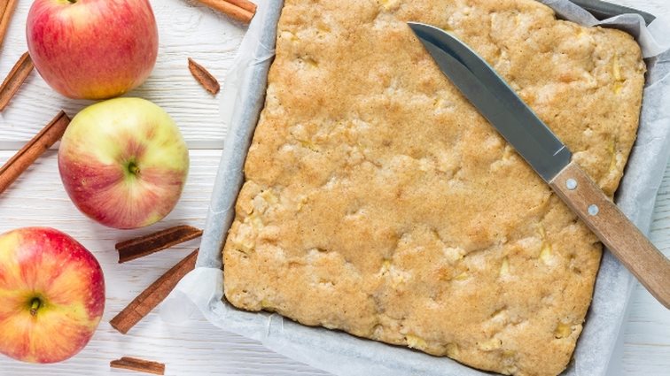 Ανάποδη μηλόπιτα χωρίς ζάχαρη: Το υπέροχο φθινοπωρινό γλυκό είναι και σούπερ υγιεινό
