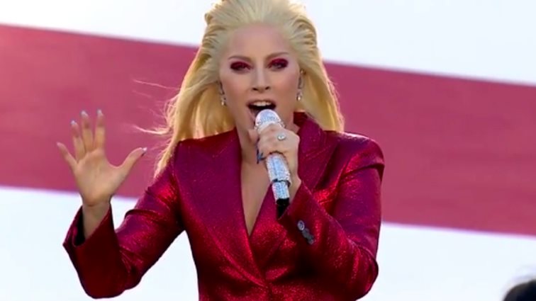 Lady Gaga: Η εκπληκτική εμφάνιση στο Super Bowl 50: Δείτε το video