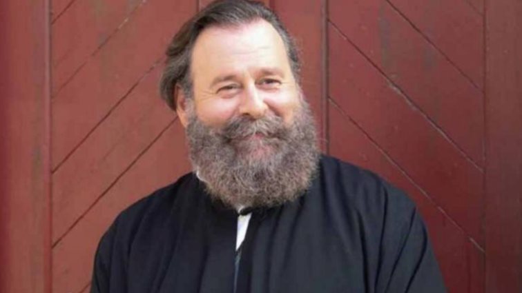 Άγριες Μέλισσες: Ο «παπάς» μιλάει για τη διακοπή των γυρισμάτων λόγω κορονοϊού!