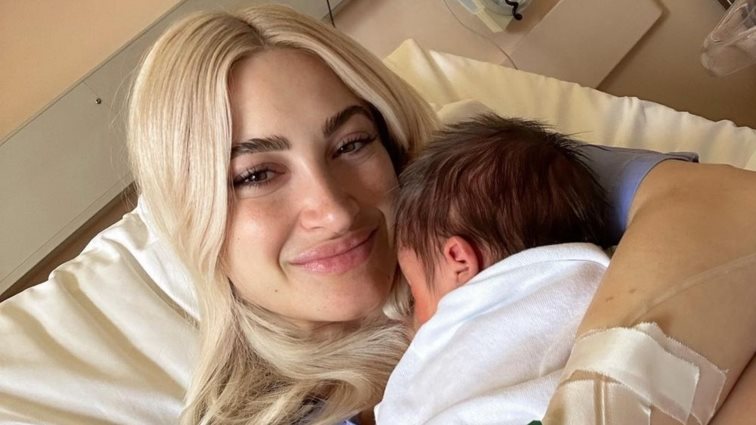 Ιωάννα Τούνη: &quot;Είμαι μία μικρή αγελαδίτσα που δουλεύω 24 ώρες το 24ωρο για παραγωγή γάλακτος&quot;