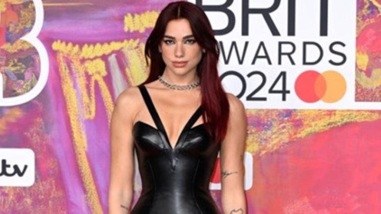 Brit Awards 2024 | Οι πιο λαμπερές εμφανίσεις στο red carpet