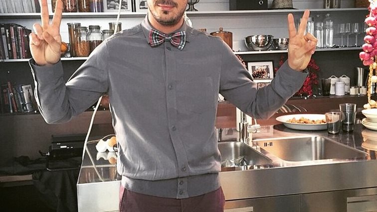 Συνταγή για καρυδόπιτα με σοκολάτα από τον Άκη Πετρετζίκη: Ένα υπέροχο γλυκό από τα χέρια του διάσημου chef