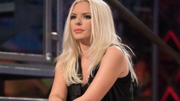 Η Αννίτα Πάνια &amp; Το Κράξιμο: «Μέχρι πότε θα μπορείς να λες δημόσια τη γνώμη σου;»