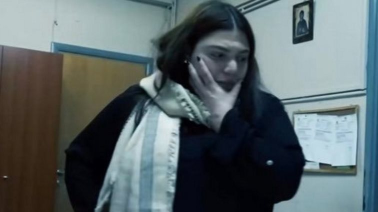 Το "Πάμε Δανάη" στα Τέμπη | Το καθηλωτικό trailer με τη Δανάη Μπάρκα