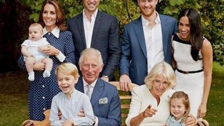 Βασιλική οικογένεια Αγγλίας: Το εντυπωσιακό χριστουγεννιάτικο δέντρο στο παλάτι του Kensington