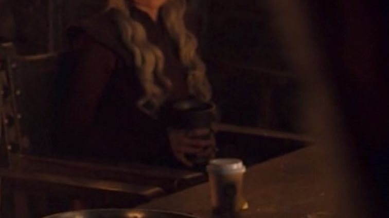 Emilia Clarke: Αποκάλυψε τον ένοχο για το ποτήρι των Starbucks