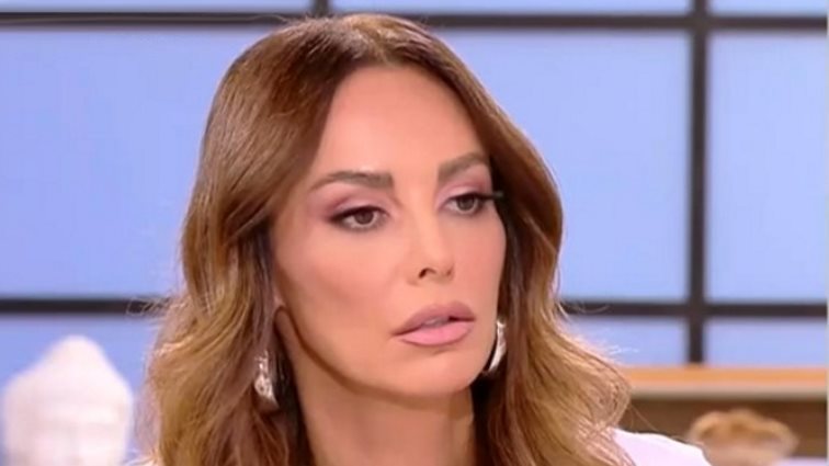 Η Μπέττυ Μαγγίρα για τα trolls του διαδικτύου: "Άμα έχεις τις κοχόνες να μου πεις εμένα αρνητικό, δείξε μου το πρόσωπό σου και βάλε και την υπογραφή σου"