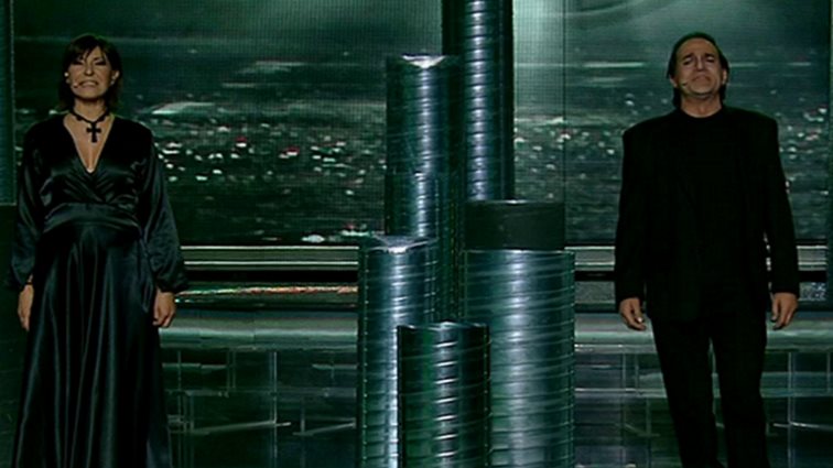 YFSF All Star | Βασίλης Καρράς &amp; Κωνσταντίνα αναβιώνουν το θρυλικό "Δηλητήριο"