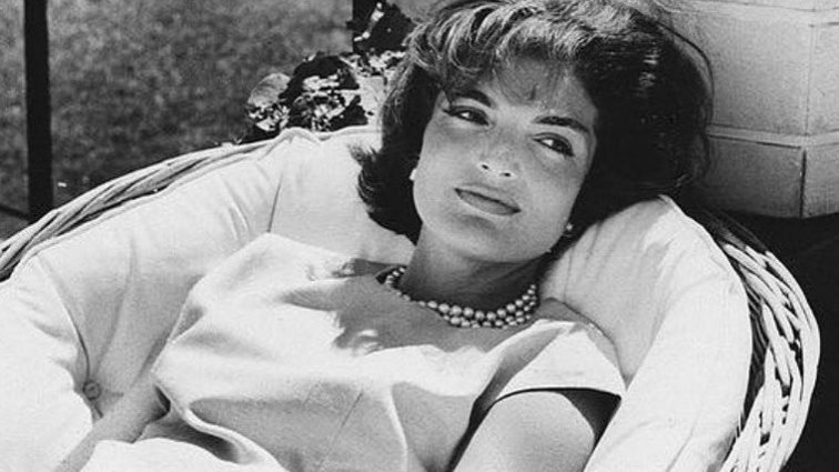 Jackie Kennedy : Αυτά είναι τα μυστικά της ανεξίτηλης ομορφιάς της