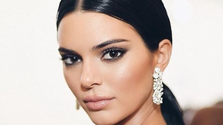 Kendall Jenner: Με οmbre μαλλιά μας θύμισε γιατί λατρεύαμε την τάση το 2014
