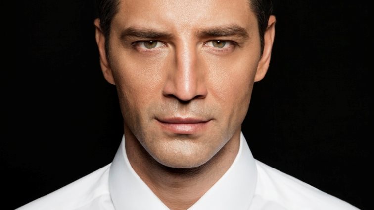 Σάκης Ρουβάς: Ακούστε ολόκληρο το νέο τραγούδι που θα παρουσιάσει πρώτη φορά στο MadWalk 2017!