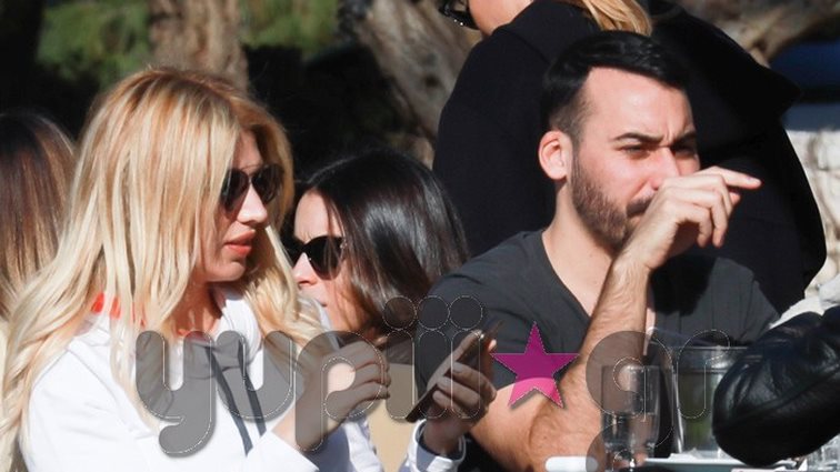 Κωνσταντίνα Σπυροπούλου: Στη Βουλιαγμένη με γοητευτικό συνοδό! Όλες οι φωτογραφίες