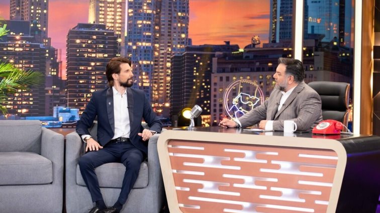 Νίκος Φλώρος: &quot;Μου είπαν ότι για να παρουσιαστεί στην Ελλάδα το γλυπτό της Μαρίας Κάλλας, έπρεπε να αφαιρέσω την ελληνική σημαία&quot;