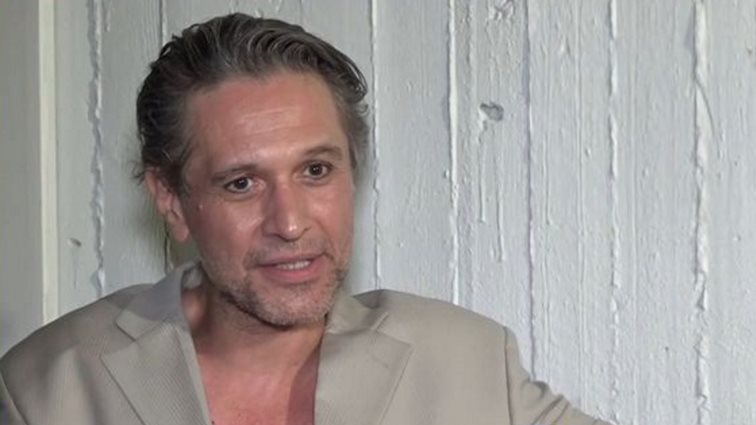 Αιμίλιος Χειλάκης: &quot;Κάθε δήλωση που γίνεται για τον Δημήτρη Λιγνάδη είναι σκληρή και δύσκολη. Αν δεν ζητήσεις να τον κρεμάσουν, θα πουν ότι είσαι υπέρ του&quot;