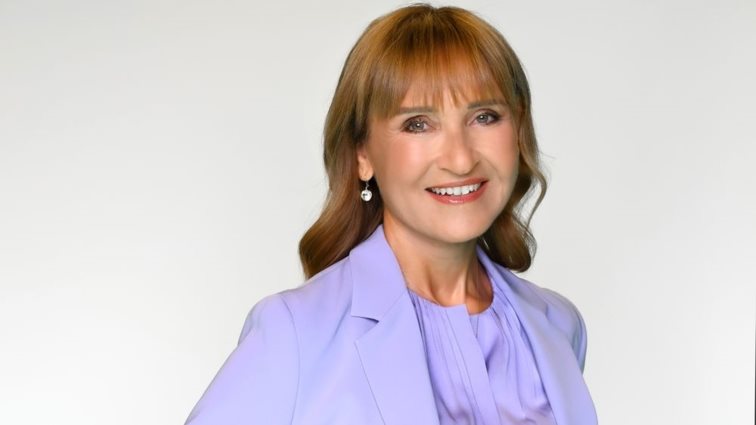 Μάρα Ζαχαρέα | Το απρόσμενο χρώμα που υιοθέτησε στο μανικιούρ της