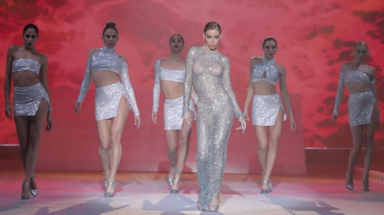 Η Ελένη Φουρέιρα πιο hot από ποτέ στο MadWalk 2020