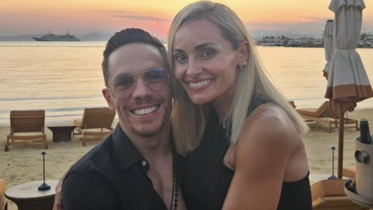 "Τα λουλούδια μου" | Το τρυφερό μήνυμα του Λευτέρη Πετρούνια για τη Βασιλική Μιλλούση και τις κόρες τους