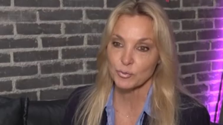 Γιάννα Νταρίλη: &quot;Δεν αποδέχομαι τον όρο του sex symbol, είμαι η γυναίκα νοικοκυρά &quot;