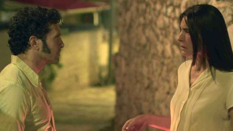 Ιφιγένεια και Παύλος παλεύουν με τα συναισθήματά τους και τις οικογενειακές πιέσεις