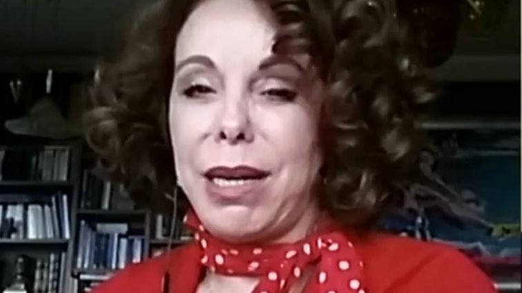 Βούλα Πατουλίδου: Η έκπληξη των «Κουκου» που την συγκίνησε &amp; η αγωνία για τον γιο της