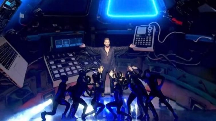 J2US | Ο Νίκος Κοκλώνης έκανε είσοδο με Άννα Βίσση!