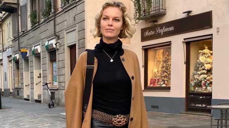 Eva Herzigova | Βρίσκεται στη Σαντορίνη για διακοπές