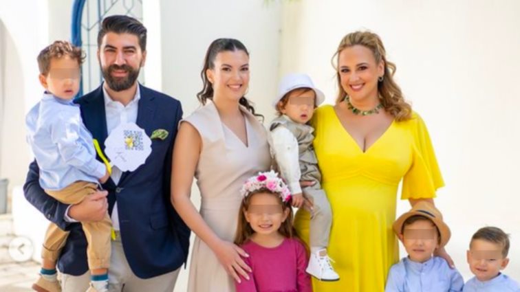 Η Κλέλια Πανταζή και ο Λευτέρης Τσάκαλος βάφτισαν τον γιο τους!