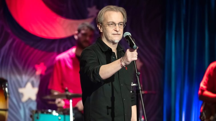 Ο Μίλτος Πασχαλίδης προσπάθησε να τραγουδήσει Φουρέιρα κι έγινε viral