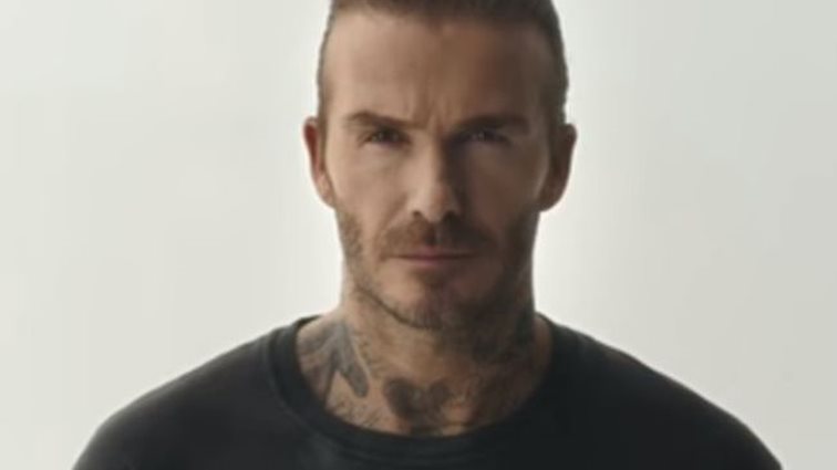 David Beckham: Μπήκε σε γυάλινο κλουβί με 10.000 κουνούπια!