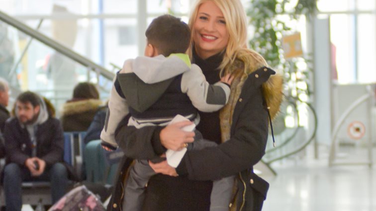 Φαίη Σκορδά: Πού την εντόπισε ο φωτογραφικός φακός με τα παδιά της;