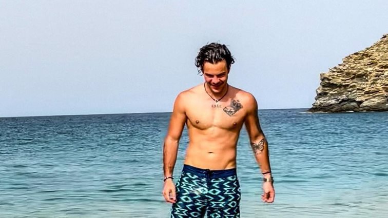 O Άγγελος Λάτσιος στο κέντρο της Αθήνας με τη Γαία Μερκούρη