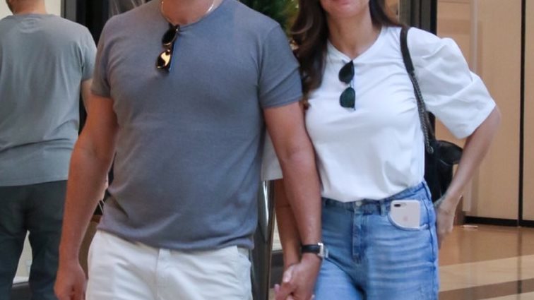 Νεσχάν Μουλαζίμ- Στέλιος Πολογεώργης 


: Ανέβαλαν (ξανά) τον γάμο τους
