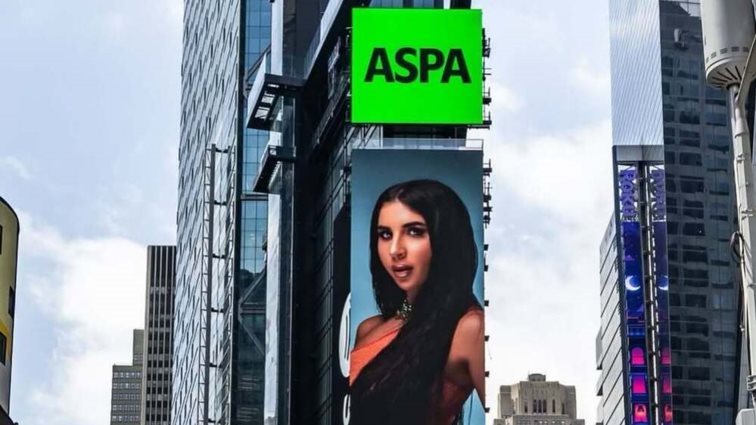 Η Άσπα στο Billboard της Times Square: &quot;Είναι τιμητικό και μαγικό&quot;