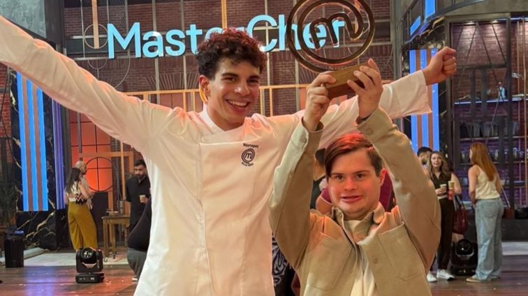 Νέστορας Νέστορας: &quot;Όταν βγαίνω με τον αδερφό μου δεν κάθομαι να παρατηρώ ποιος και πώς μας κοιτάζει&quot;