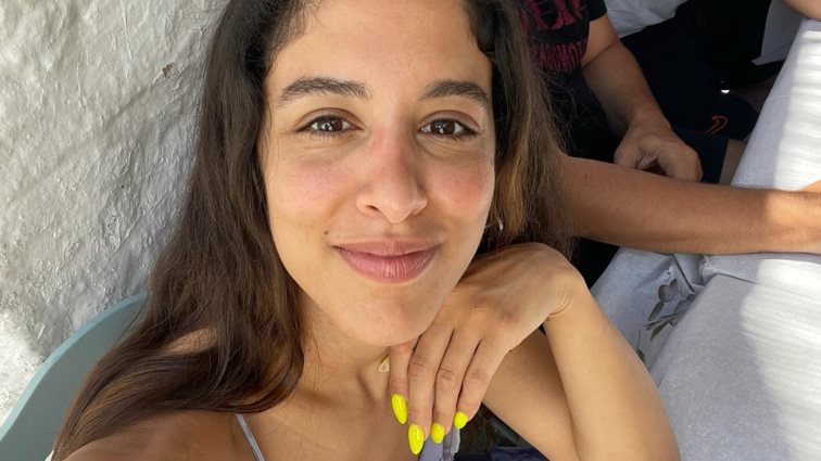 Η Μαρίνα Σάττι κάνει διακοπές (μαζί και περιοδεία) ανά την Ελλάδα