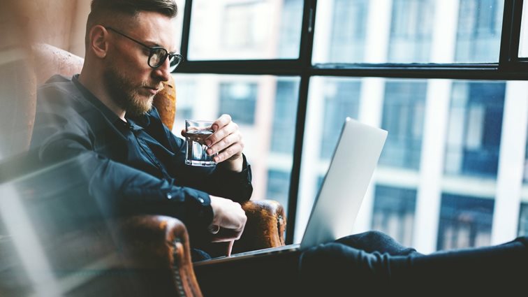 Πώς θα βγάλεις χρήματα μέσω Internet: Οι καλύτερες λύσεις για να αυξήσεις τα έσοδά σου online