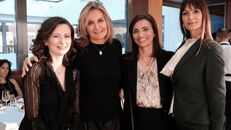 Christmas lunch : Οι φωτογραφίες από το γιορτινό κάλεσμα στις συζύγους των βουλευτών της ΝΔ