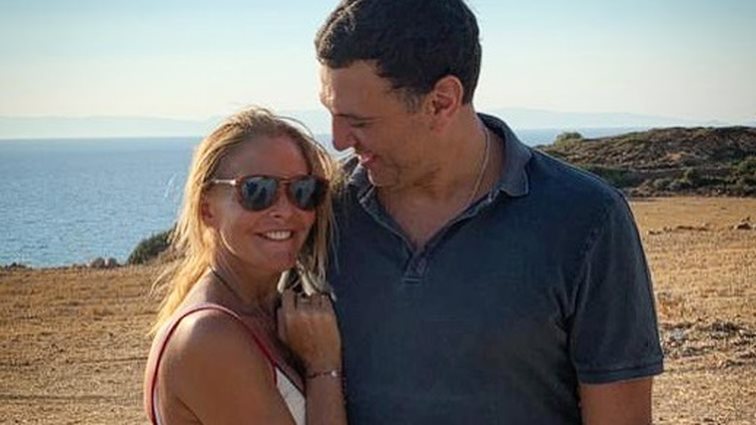 Η Τζένη Μπαλατσινού ξεκίνησε τις βόλτες με τον γιο της