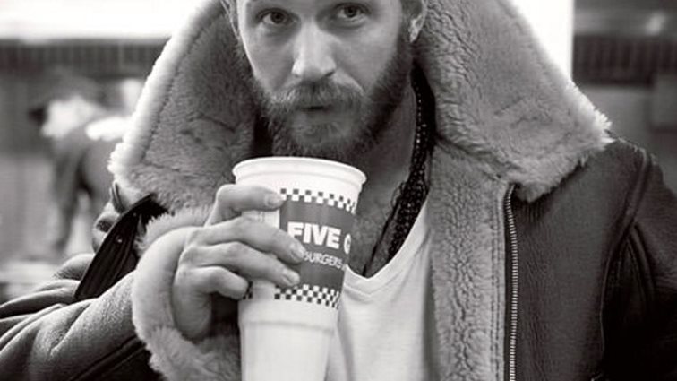 Tom Hardy: Έχασε το στοίχημα με τον DiCaprio και τώρα πρέπει να κάνει ένα tattoo: Ποια είναι η φράση που πρέπει να «χτυπήσει» στο δέρμα του;