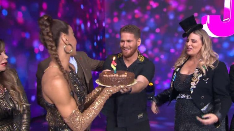 Γενέθλια επί σκηνής για τον James Καφετζή στο J2US