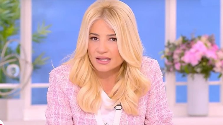 Η Φαίη Σκορδά ξεκαθαρίζει πρώτη φορά αν αλλάζει ώρα με τους "Αταίριαστους"