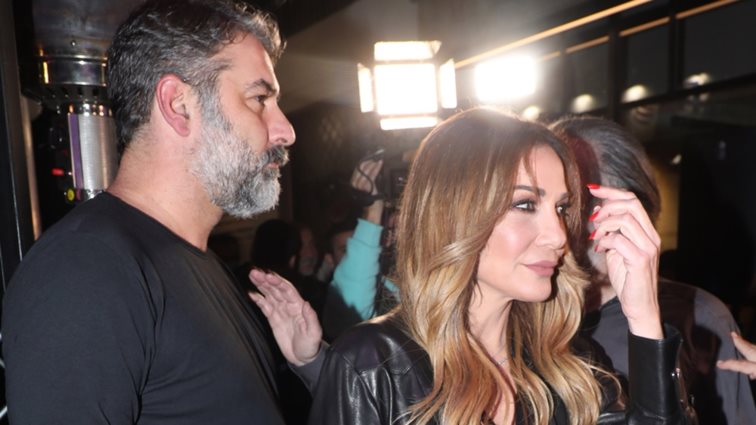 Γενέθλια στη Θεσσαλονίκη για τη Δέσποινα Βανδή με τον Βασίλη Μπισμπίκη στο πλευρό της!