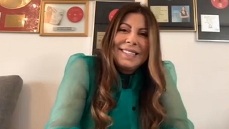 Άντζελα Δημητρίου: #μένει_σπίτι και περιγράφει τις ημέρες της δικής της καραντίνας