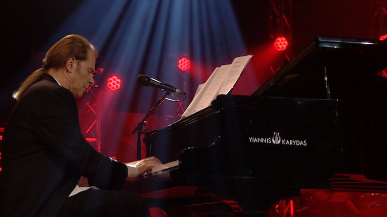 Σπίτι με το Mega: Δείτε πρώτοι απόσπασμα με τον  Στέφανο Κορκολή στο Δημοτικό Θέατρο Πειραιά