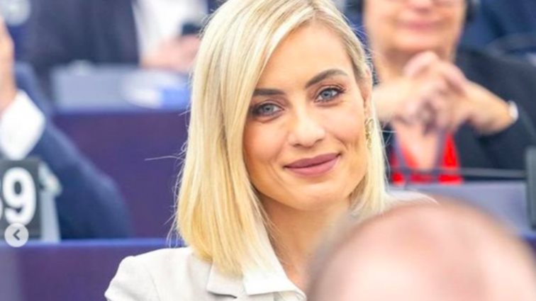 Αντέδρασε η Ελεονώρα Μελέτη: &quot;Η Klavdia ερμηνεύει και άλλοι δίνουν ρεσιτάλ υποκρισίας&quot;