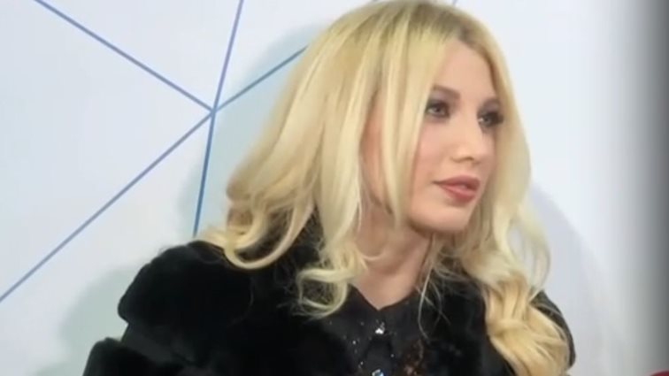 Η αντίδραση της Κωνσταντίνας Σπυροπούλου: "Δεν καταλαβαίνω τι μου λες, μη με καις"