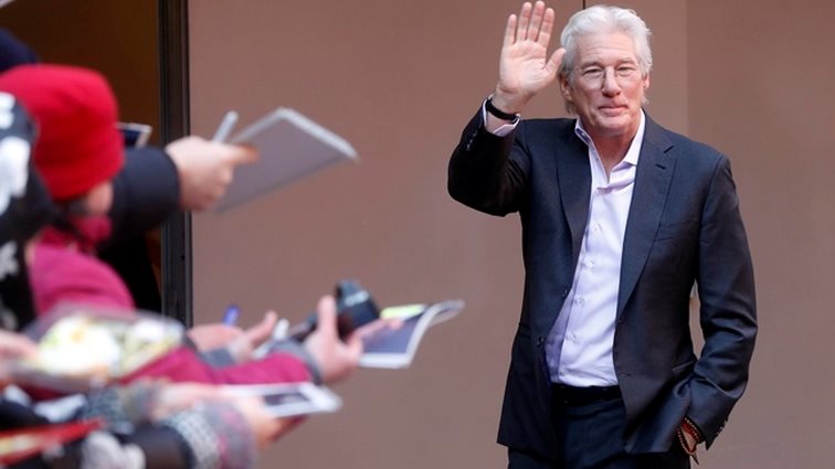 O Richard Gere αποφάσισε να μετακομίσει στην Ισπανία με τη σύζυγό του Alejandra Silva κι αυτός είναι ο λόγος