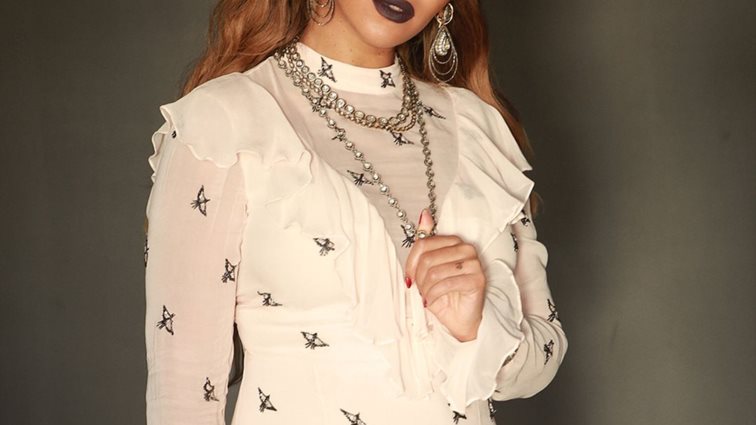 Αυτό το κραγιόν θα κάνει τα δόντια σου να φαίνονται πιο λευκά
: Ο makeup artist της Beyonce αποκαλύπτει το έξυπνο τρικ!
