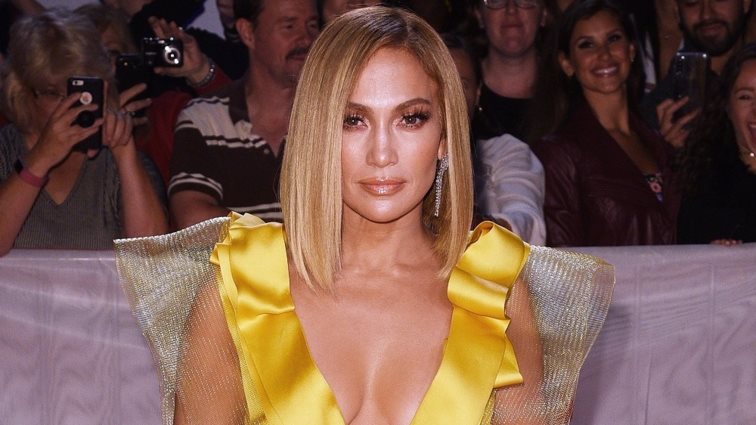 JLo : βρήκε το τέλειο nude βερνίκι νυχιών και κοστίζει λιγότερο από 10€