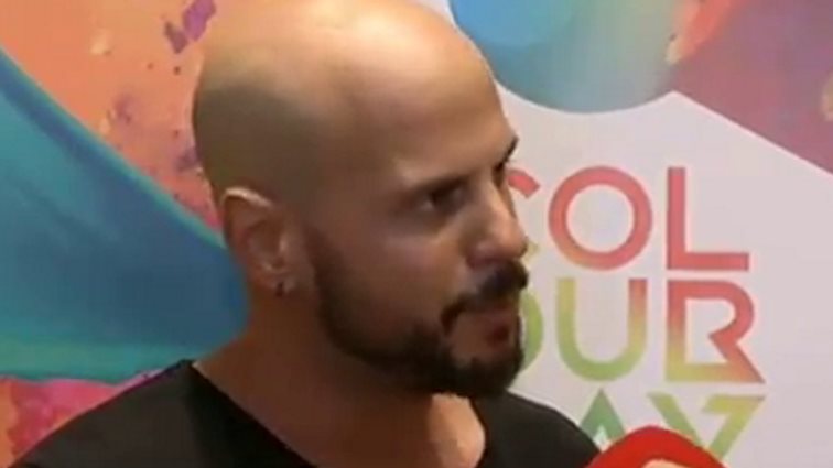 Άρης Λουμάκης: Η εξομολόγηση για την οικογένειά του: «Ο μπαμπάς μου μας εγκατέλειψε. Τον αδελφό μου τον γνώρισα μέσω facebook»